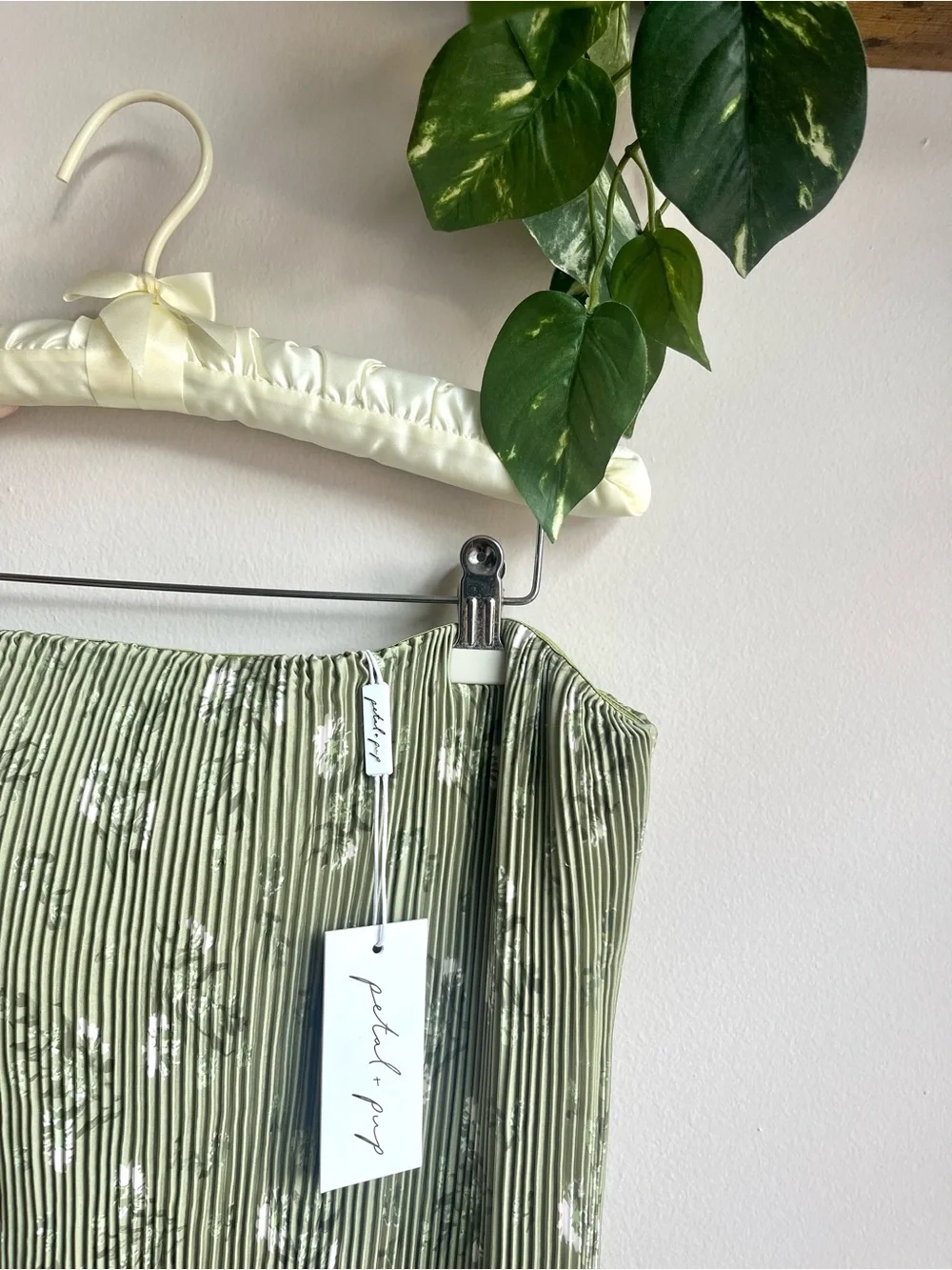 Petal & Pup Olive Green Floral Pleated Midi Dress with White Print - Picture 2 of 5